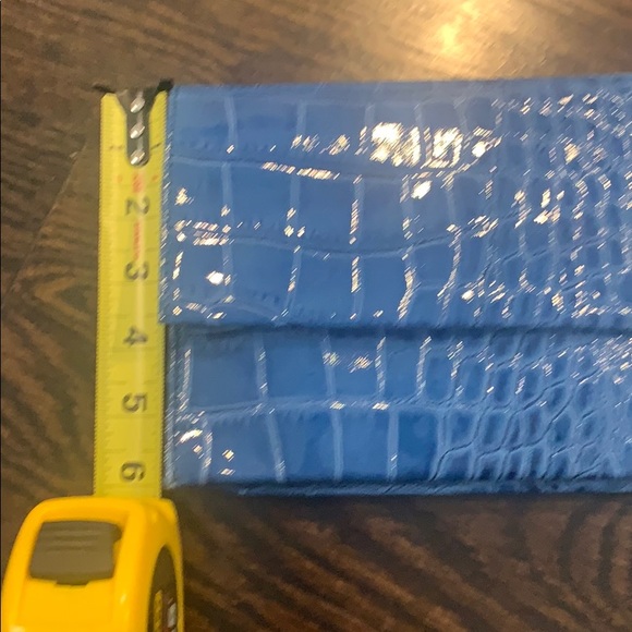 Saks 5th Avenue turquoise blue clutch - Picture 6 of 6